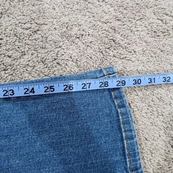 Garnet Hill 30P light wash jeans - Picture 13 of 13